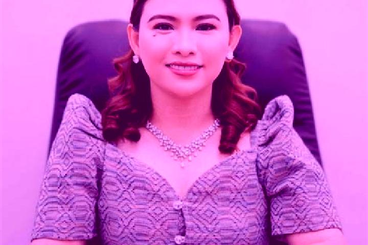 Lillian, 20 — Escort in Bacuag, Philippines