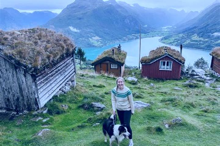 Lillian, 20 — Escort in Batnfjordsora, Norway