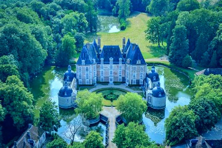 Lillian, 20 — Escort in Chateau-Renard, France