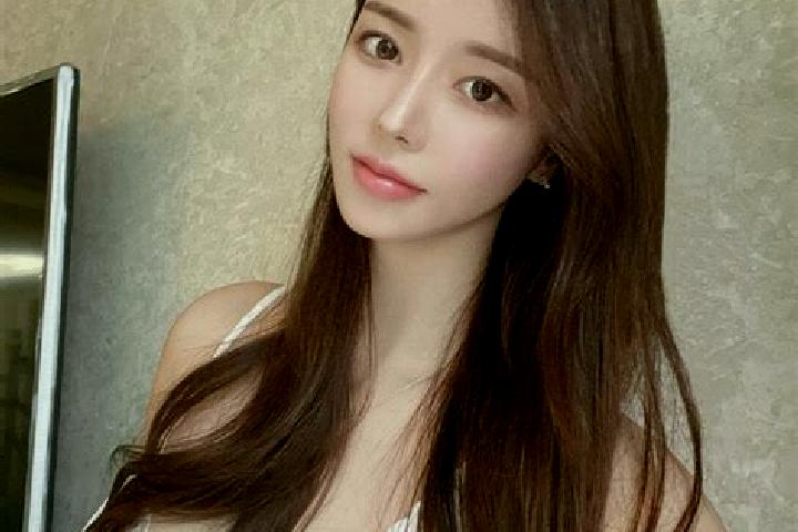 Lillian, 20 — Escort in Hake, China