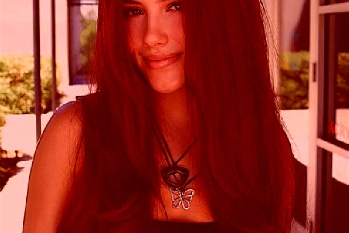 Lillian, 21, a auburn dark-eyed caucasian companion based in West Beach. Offering CIM, Party Girl. Available for incall and outcall, day and evening dates.