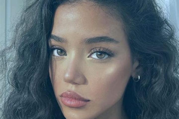 Lillian, 21, a black brown-eyed caucasian companion based in Severn. Offering CIM, Tantra, Striptease. Available for incall and outcall, day and evening dates.