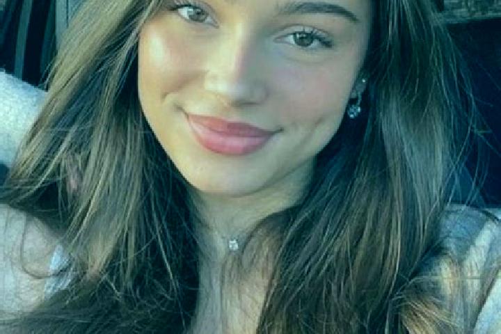 Lillian, 21, a brunette hazel-eyed ebony companion based in Bell Acres. Offering Dinner Date, 69, Travel Companion. Available for incall and outcall, overnig...