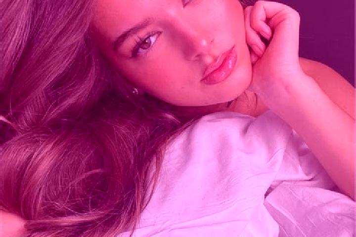 Lillian, 21, a chestnut grey-eyed latina companion based in Sowau. Offering GFE, OWO, Erotic Massage, Massage. Available for incall and outcall, day and even...