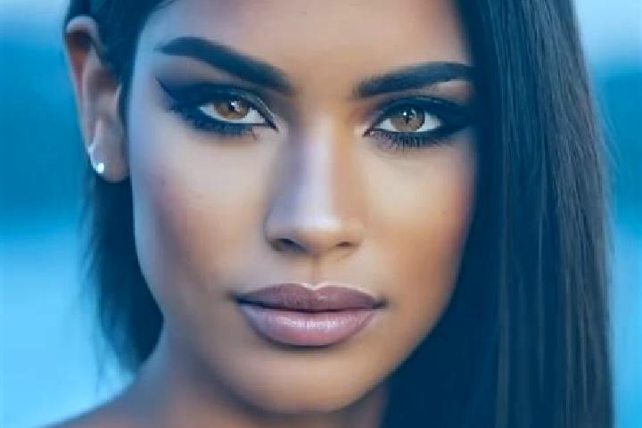 Lillian, 21, a dark blonde dark-eyed latina companion based in Mittakpheap. Offering GFE, Duos, Girlfriend Experience. Available for incall and outcall, day ...