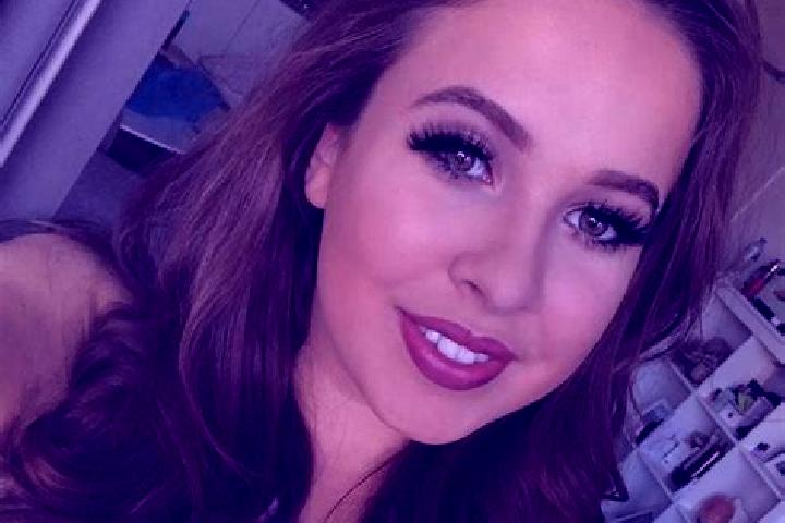 Lillian, 21, a dark blonde dark-eyed mediterranean companion based in Herald Harbor. Offering BDSM, Striptease, Girlfriend Experience, Fetish, Erotic Massage...