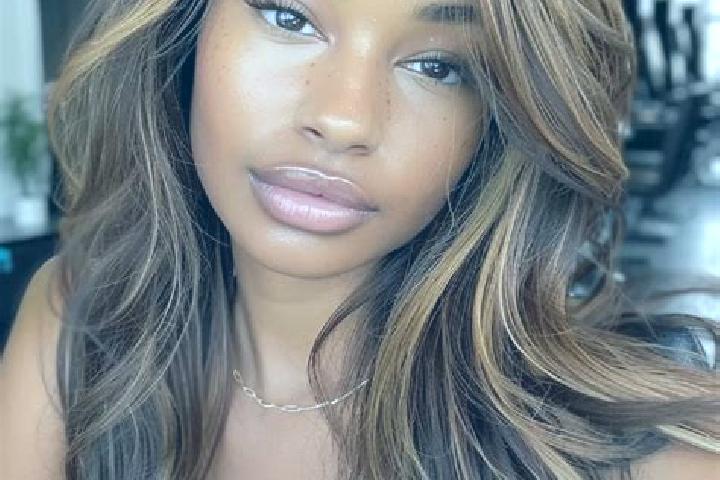 Lillian, 21, a dark blonde dark-eyed mixed companion based in Englewood. Offering GFE, A-Level, Duos. Available for incall and outcall, day and evening dates.