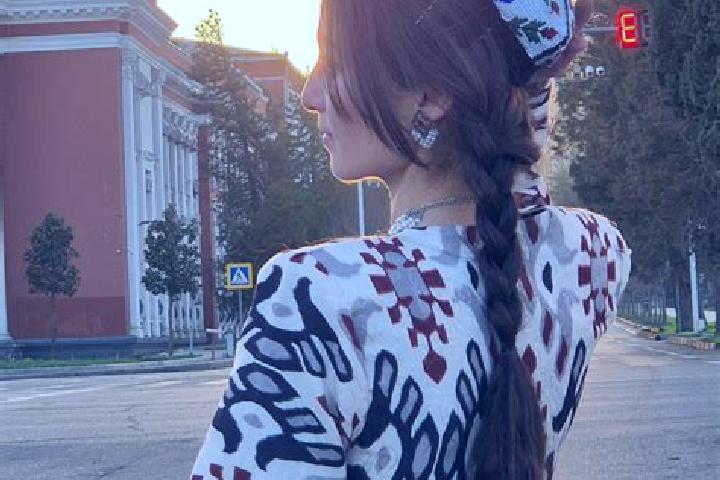 Lillian, 21 — Escort in Ghonchi, Tajikistan