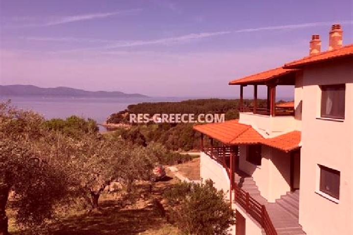 Lillian, 21 — Escort in Ierissos, Greece