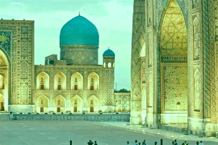 Lillian, 21 — Escort in Kuyganyor, Uzbekistan
