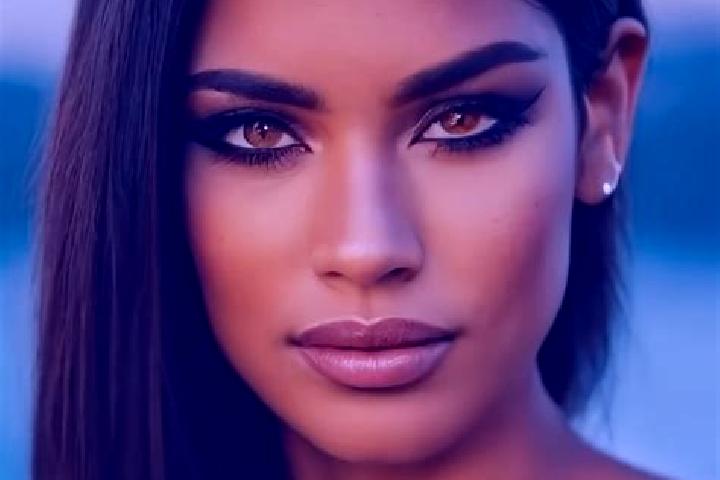 Lillian, 22, a black brown-eyed latina companion based in Chaunaca. Offering CIM, Tantra, Striptease. Available for incall and outcall, overnight bookings av...