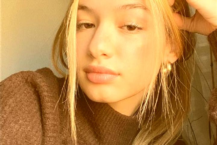 Lillian, 22, a blonde brown-eyed mixed companion based in Antratsyt. Offering Duos, BDSM, Deep French Kissing. Available for incall and outcall, day and even...