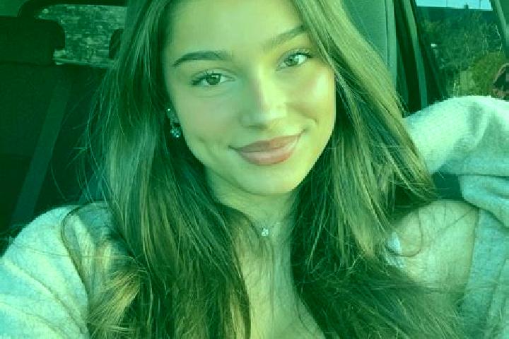 Lillian, 22, a brunette amber-eyed middle eastern companion based in Kariyannur. Offering Girlfriend Experience, Erotic Massage, Party Girl, Fetish. Availabl...