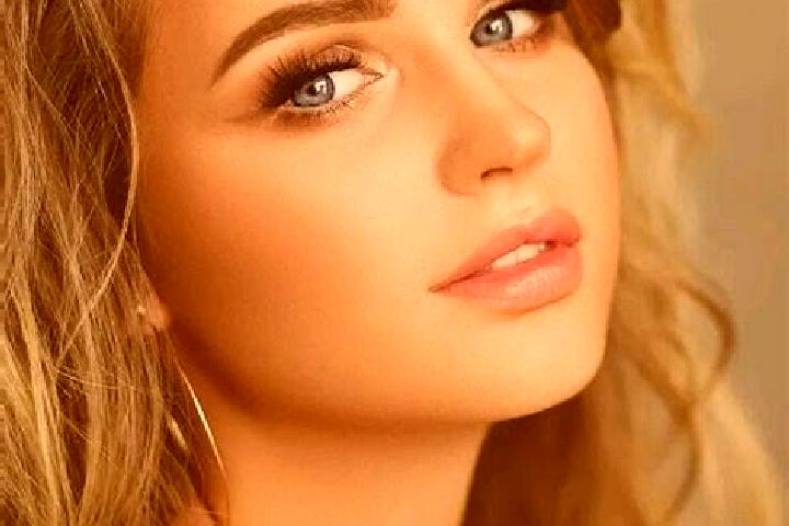 Lillian, 22, a dark blonde blue-eyed mediterranean companion based in Pontbuiten. Offering 69, OWO, Massage. Available for incall and outcall, overnight book...
