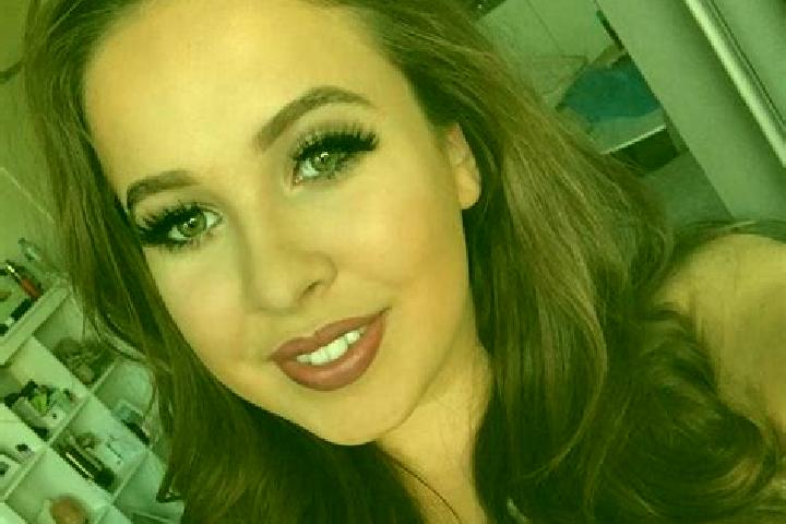 Lillian, 22, a red brown-eyed latina companion based in Pleubian. Offering Roleplay, Massage, CIM, OWO, Dinner Date. Available for incall and outcall, overni...