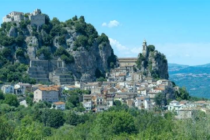 Lillian, 22 — Escort in Bagnoli del Trigno, Italy