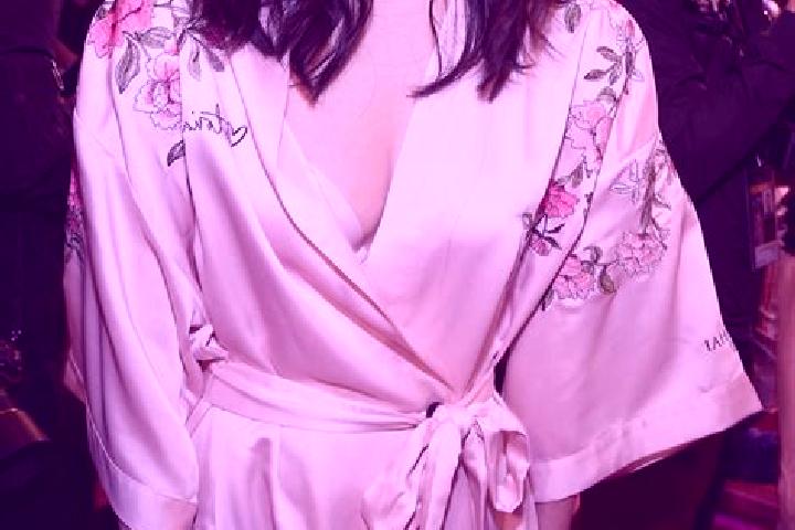 Lillian, 22 — Escort in Lanxia, China