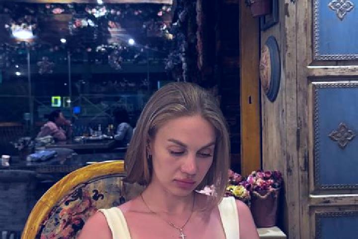 Lillian, 22 — Escort in Longtown, United Kingdom