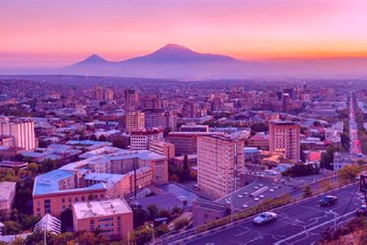 Lillian, 22 — Escort in Tsamakasar, Armenia