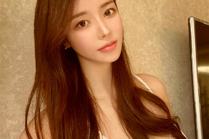 Lillian, 22 — Escort in Wangjiafan, China