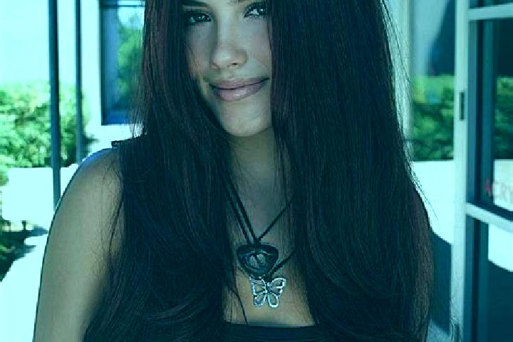 Lillian, 23, a auburn dark-eyed latina companion based in Essen. Offering Party Girl, OWO, Fetish, 69, Deep French Kissing. Available for incall and outcall,...