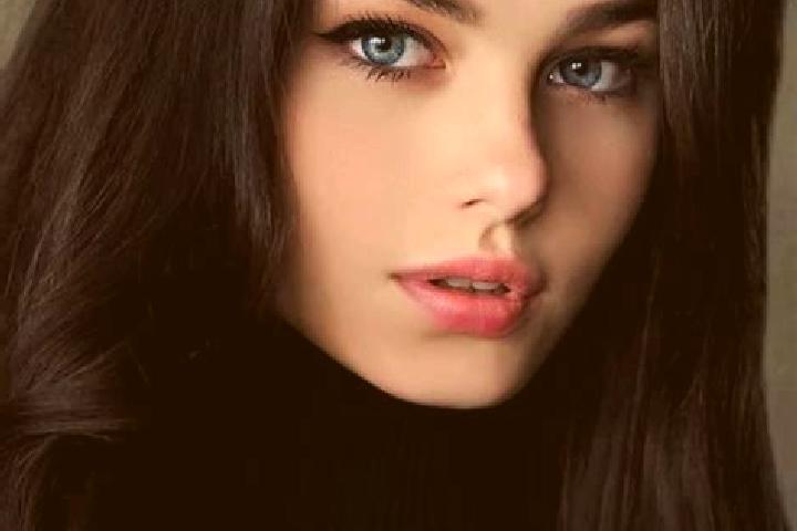 Lillian, 23, a auburn dark-eyed slavic companion based in Rum. Offering Couples, Prostate Massage, Deep French Kissing, Domination, Massage. Available for in...