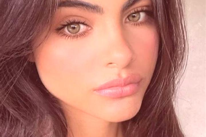 Lillian, 23, a black amber-eyed indian companion based in Ledyczek. Offering Erotic Massage, Domination, Massage. Available for incall and outcall, day and e...
