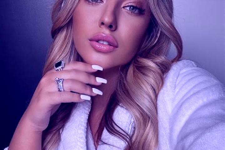 Lillian, 23 — Escort in Anguera, Brazil