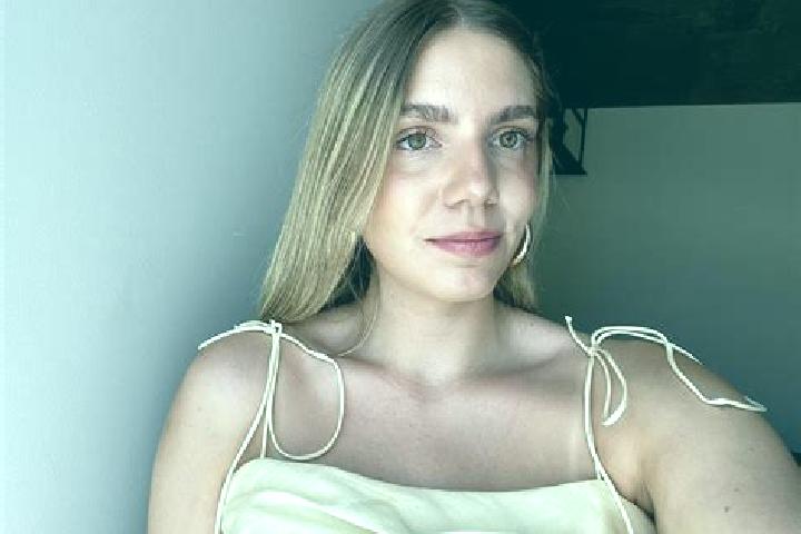 Lillian, 23 — Escort in Berrocal, Spain