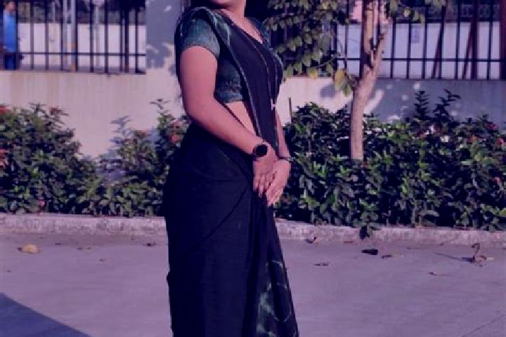 Lillian, 23 — Escort in Chhaya, India