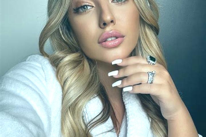 Lillian, 23 — Escort in Crofton, Canada