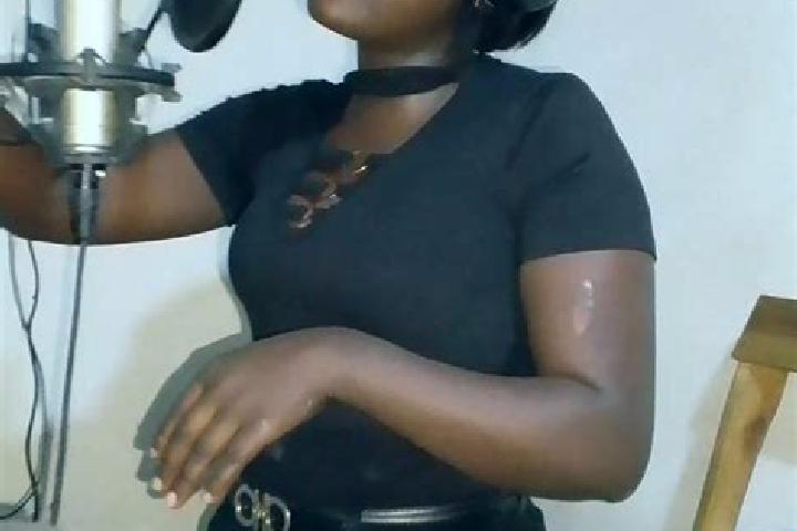 Lillian, 23 — Escort in Dala Cachibo, Angola