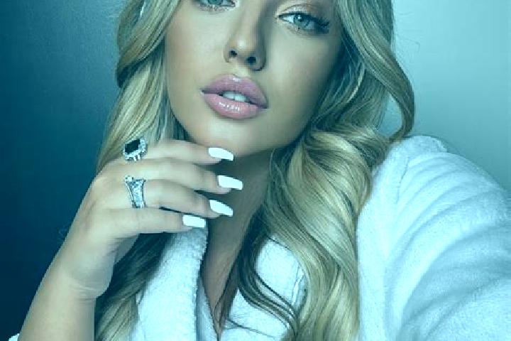 Lillian, 23 — Escort in Frenaros, Cyprus