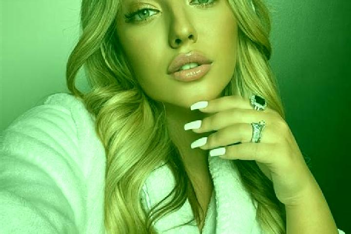 Lillian, 23 — Escort in Kamyzyak, Russia