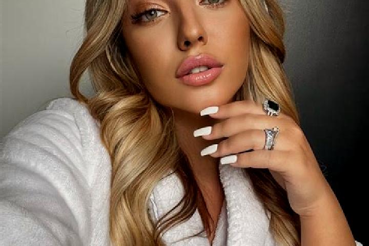 Lillian, 23 — Escort in Kayalipinar, Turkey