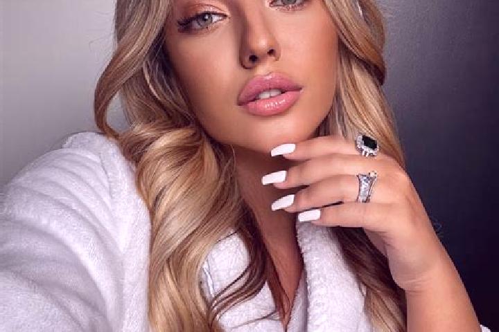 Lillian, 23 — Escort in Kubanskiy, Russia