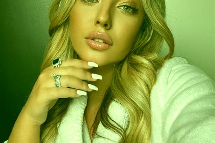 Lillian, 23 — Escort in Mokshan, Russia