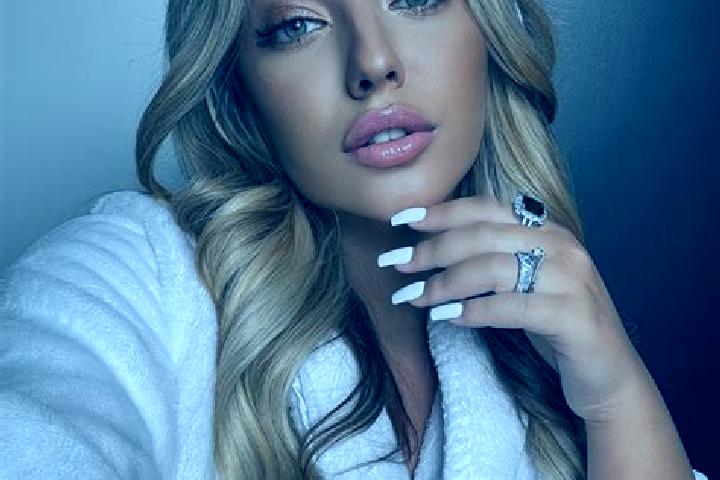 Lillian, 23 — Escort in Nagyteteny, Hungary