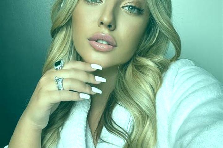 Lillian, 23 — Escort in Sarayoenue, Turkey