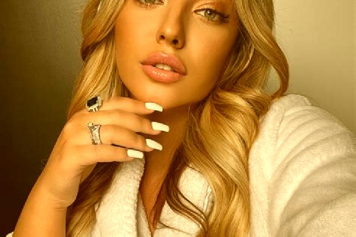 Lillian, 23 — Escort in Sinagar, Indonesia