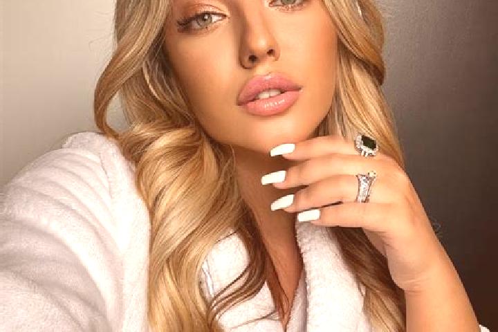 Lillian, 23 — Escort in Svabenice, Czech Republic