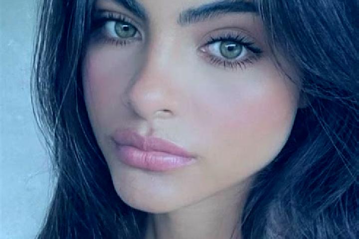 Lillian, 24, a brunette dark-eyed middle eastern companion based in Annbank. Offering GFE, Erotic Massage, Party Girl, Massage. Available for incall and outc...