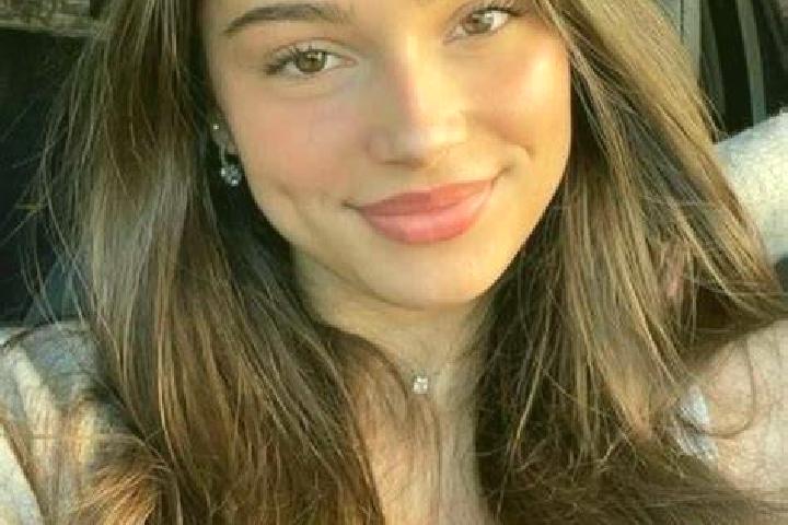 Lillian, 24, a chestnut hazel-eyed latina companion based in Mucurapo. Offering Dinner Date, Duos, Massage. Available for incall and outcall, overnight booki...