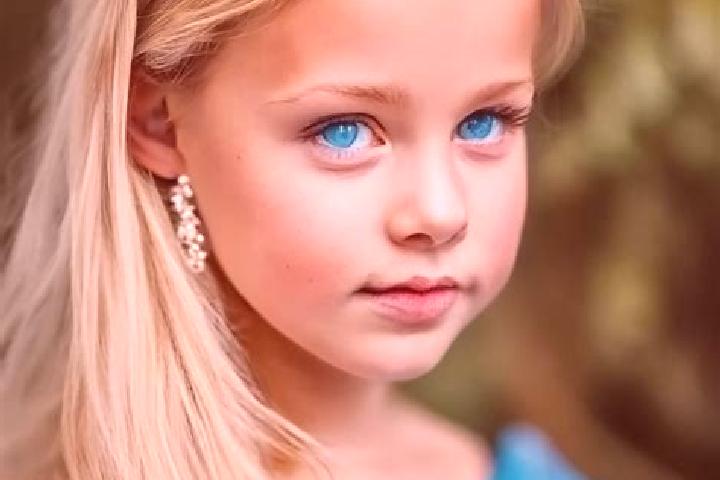 Lillian, 24, a dark blonde blue-eyed indian companion based in Kutsevolivka. Offering A-Level, Overnight, OWO. Available for incall and outcall, overnight bo...