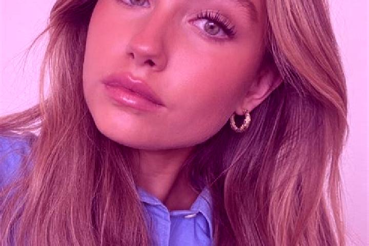 Lillian, 24, a dark blonde green-eyed mediterranean companion based in Edenfield. Offering Erotic Massage, A-Level. Available for incall and outcall, overnig...