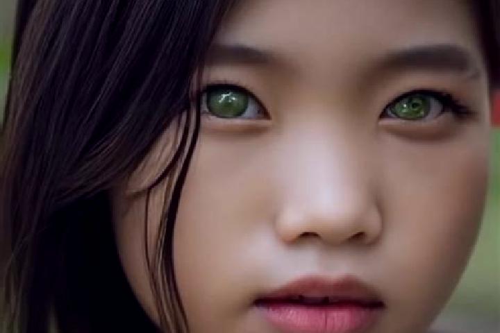 Lillian, 24, a red green-eyed asian companion based in Alhondiga. Offering BDSM, Deep French Kissing, CIM. Available for incall and outcall, day and evening ...