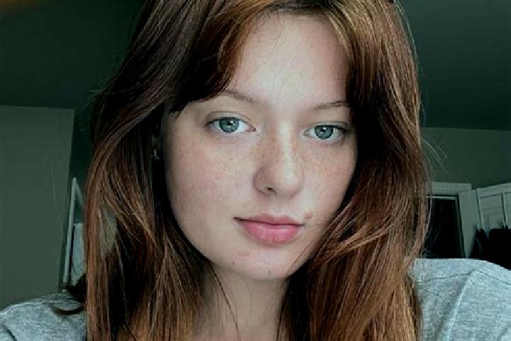 Lillian, 24, a red grey-eyed caucasian companion based in Sanachgan. Offering Fetish, Duos, OWO. Available for incall and outcall, day and evening dates.
