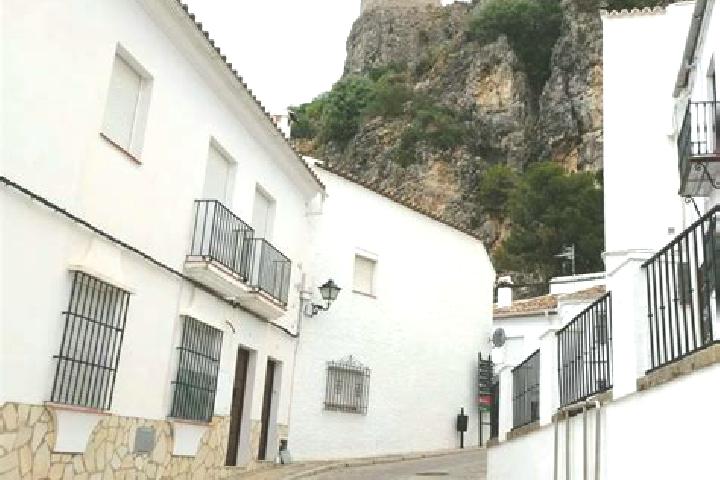 Lillian, 24 — Escort in Becerril de la Sierra, Spain