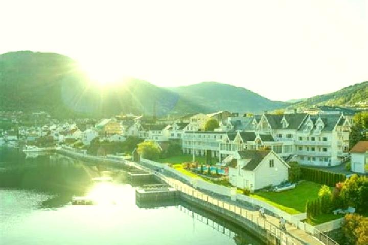 Lillian, 24 — Escort in Sogndal, Norway