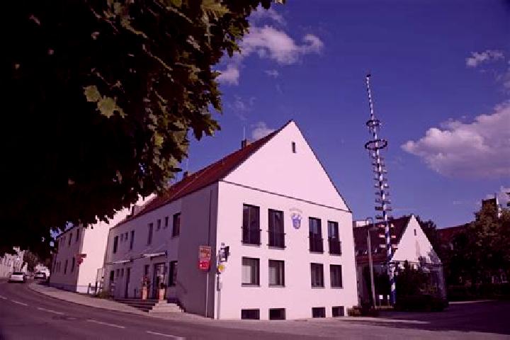 Lillian, 24 — Escort in Thierhaupten, Germany